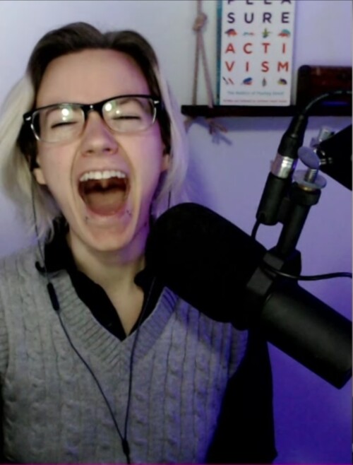 2021-04-01-06_58_54-Twitch9fe6664fc30fe2a8.md.jpg