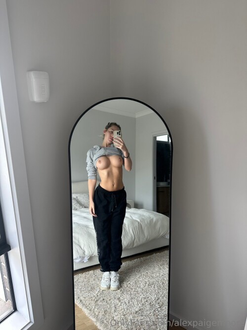Alexpaigemoore Nude Leaked Onlyfans Photo Alexpaigemoore Nude Leaked Onlyfans Photo