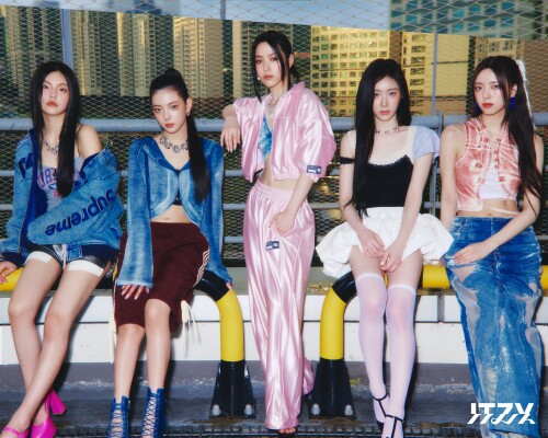 2024-10-03_ITZY-GOLD-ALBUM-CONCEPT-PHOTO-4-2a7c4b6755867da3b.jpg