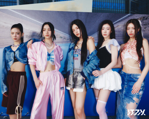 2024-10-03_ITZY-GOLD-ALBUM-CONCEPT-PHOTO-4-32885d82c24c25418.jpg