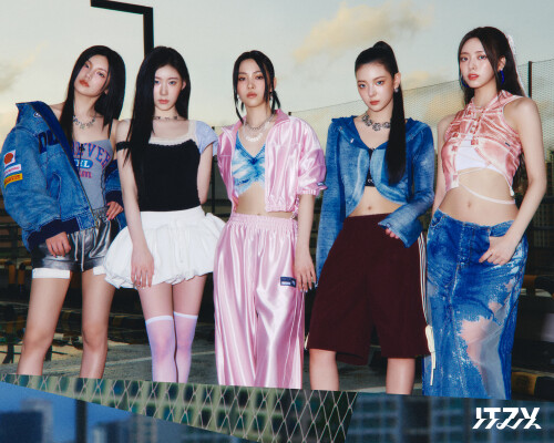 2024-10-03_ITZY-GOLD-ALBUM-CONCEPT-PHOTO-4-480e0014a02c04221.jpg