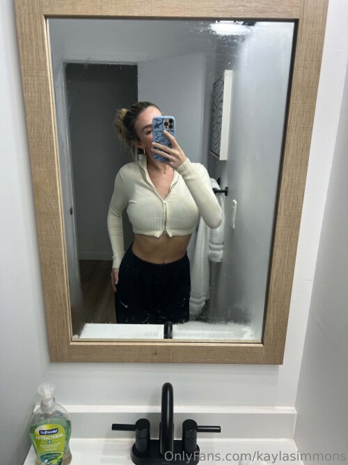 Kayla Simmons Nude Leaked Onlyfans Photo