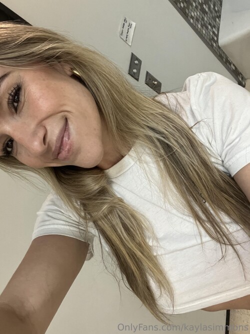 Kayla Simmons Nude Leaked Onlyfans Photo