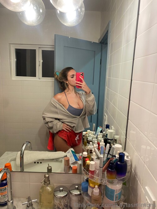 Kayla Simmons Nude Leaked Onlyfans Photo