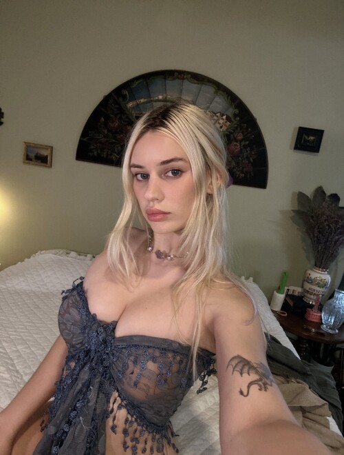 Swordgirlfriend/b.r.e.y Nude Leaked Onlyfans Photo Swordgirlfriend/b.r.e.y Nude Leaked Onlyfans Photo