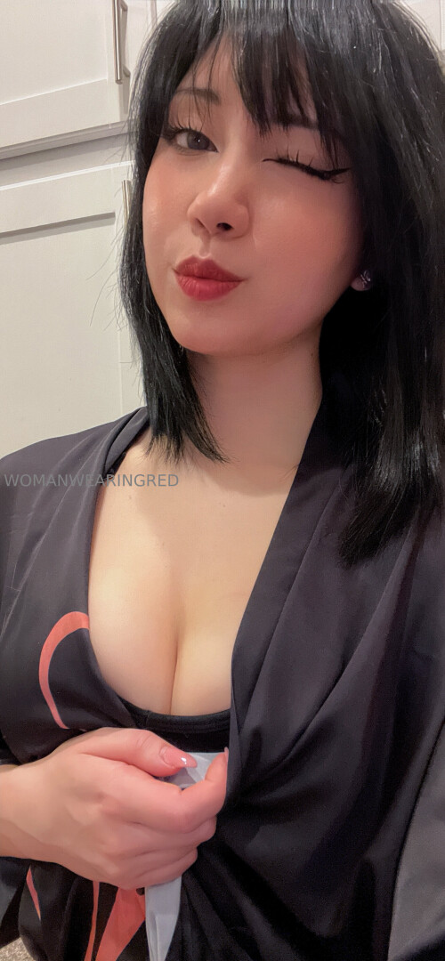 womanwearingred / Buffbunnymika / Buffbunbun Nude Leaked Onlyfans Photo