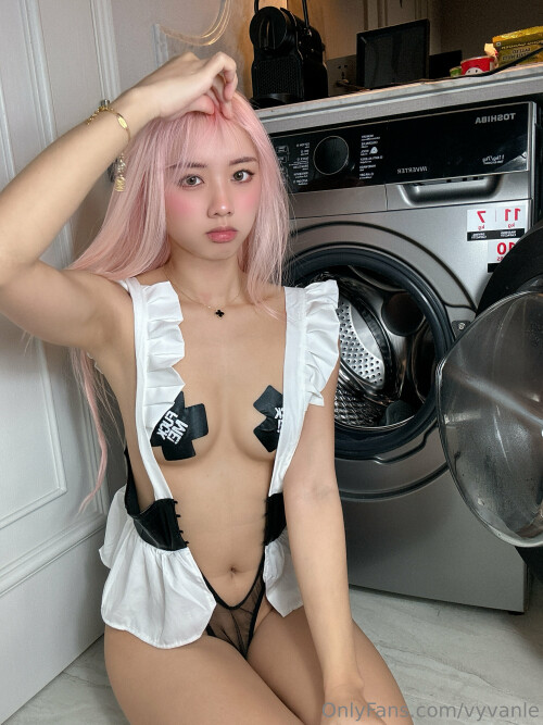 Vyvan Le Nude Leaked Onlyfans Photo