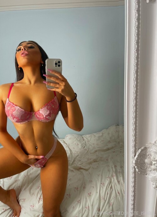 Kate Sharp / Kate_Isobel Nude Leaked Onlyfans Photo