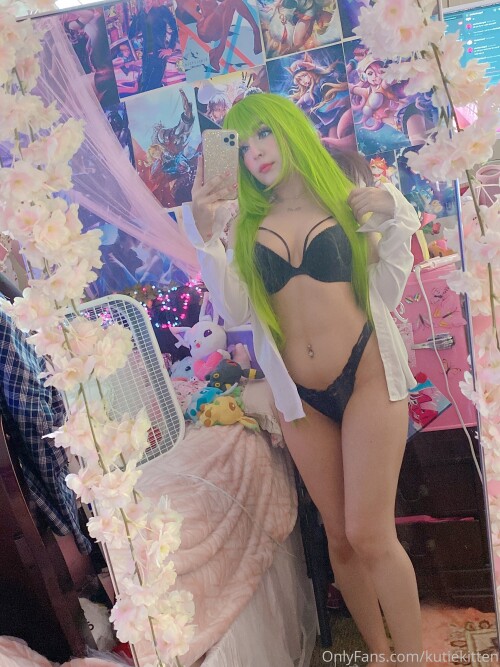 KutieKitten Nude Leaked Onlyfans Photo KutieKitten Nude Leaked Onlyfans Photo