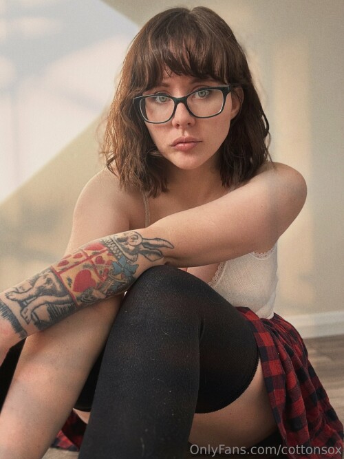 Alice Cotton Sox | Alicewinterhold Nude Leaked Onlyfans Photo Alice Cotton Sox | Alicewinterhold Nude Leaked Onlyfans Photo