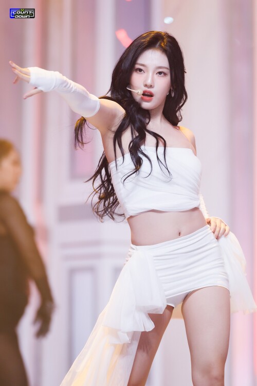 231116-aespa-NingNing-Drama-at-M-Countdown-documents-13094ff82459f1b4ac.md.jpg