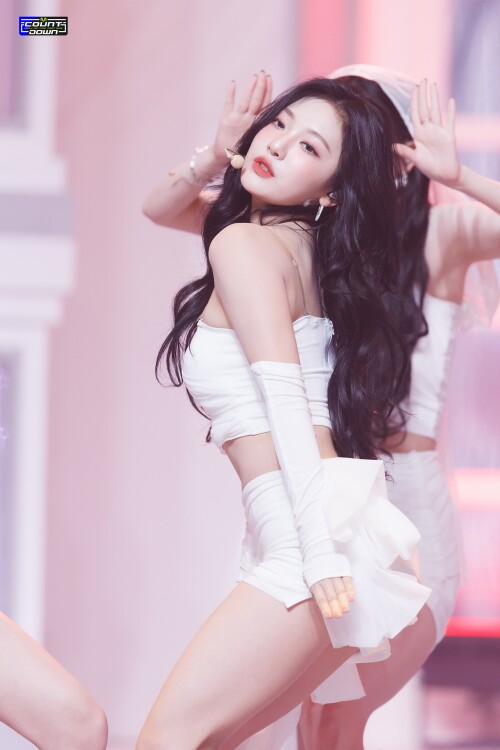 231116-aespa-NingNing-Drama-at-M-Countdown-documents-5bd025ba6c95d3b04.md.jpg