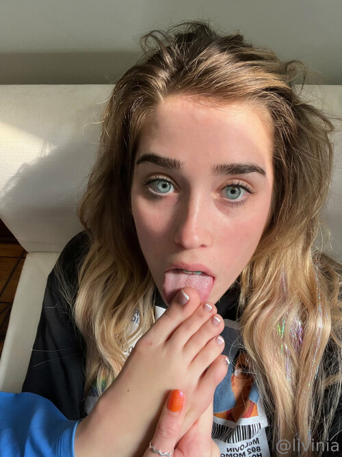 Livinia Roberts | urfavonlinesloot Nude Leaked Onlyfans Photo Livinia Roberts | urfavonlinesloot Nude Leaked Onlyfans Photo