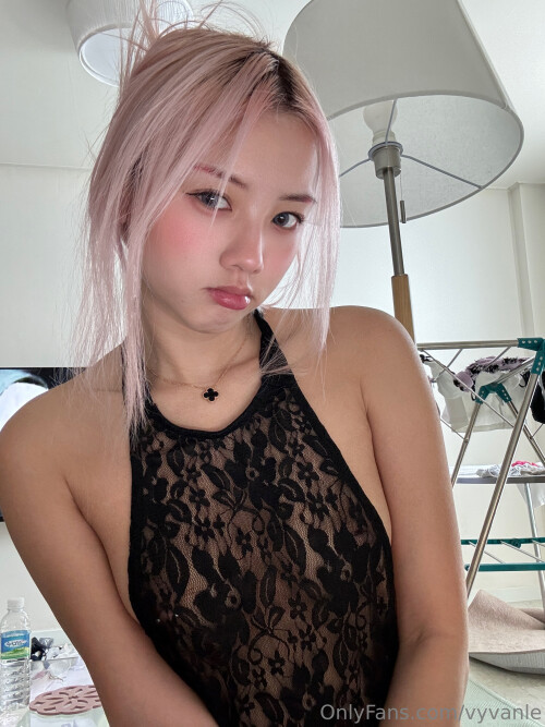 Vyvan Le Nude Leaked Onlyfans Photo