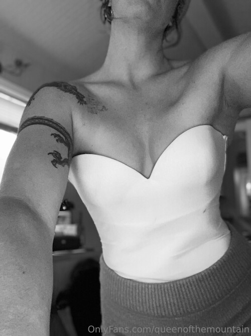 Mountain Queen / queenofthemountain/ Musicaleve Nude Leaked Onlyfans Photo