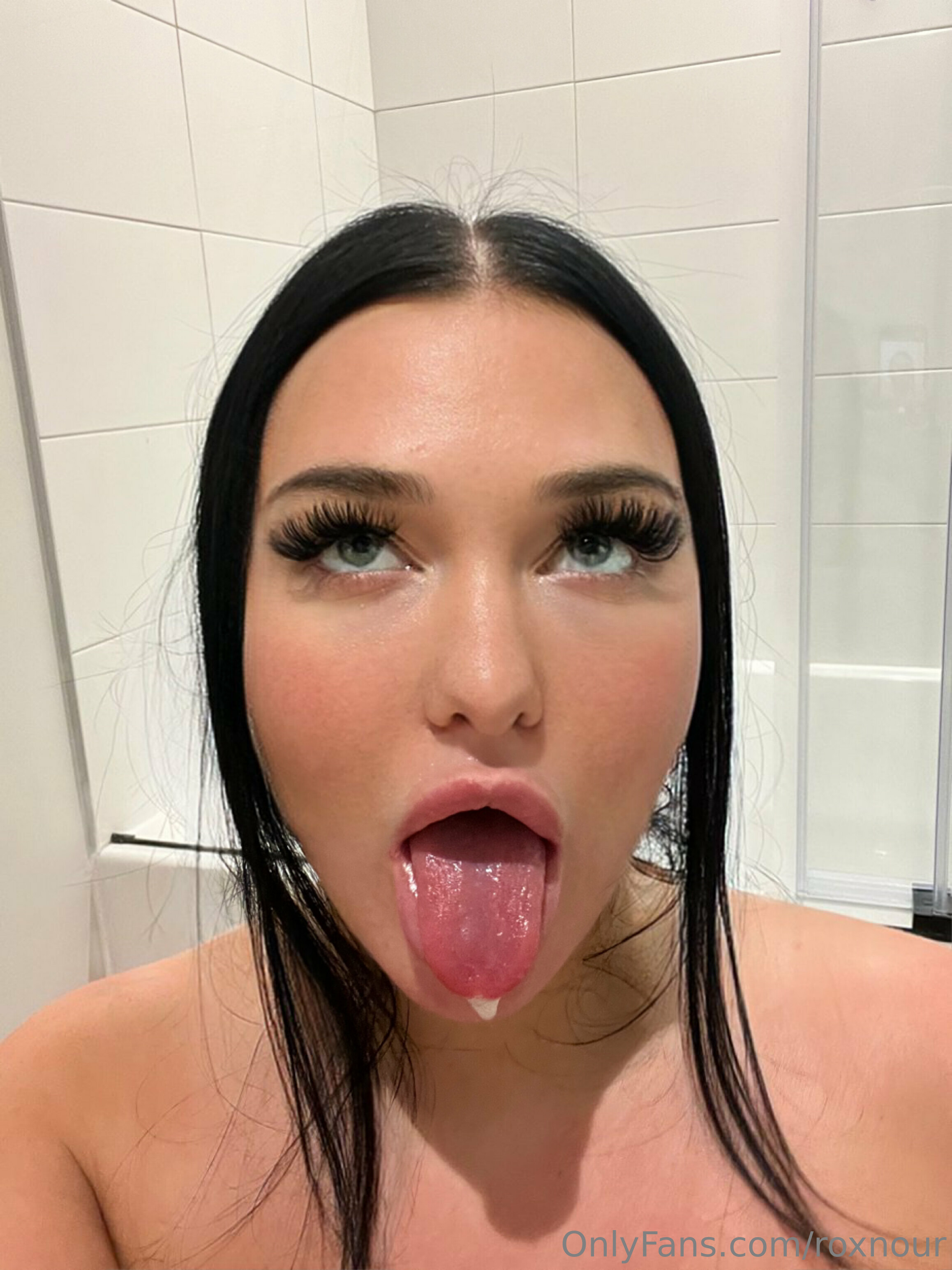 Roxane Nour | roxnour Nude Leaked Onlyfans Photo Roxane Nour | roxnour Nude Leaked Onlyfans Photo