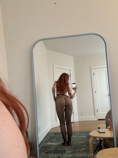 strawberrymilk_xoxo Nude Leaked Onlyfans Photo strawberrymilk_xoxo Nude Leaked Onlyfans Photo