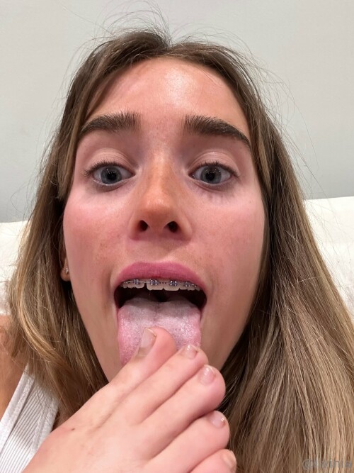 Livinia Roberts | urfavonlinesloot Nude Leaked Onlyfans Photo Livinia Roberts | urfavonlinesloot Nude Leaked Onlyfans Photo