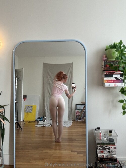 strawberrymilk_xoxo Nude Leaked Onlyfans Photo strawberrymilk_xoxo Nude Leaked Onlyfans Photo