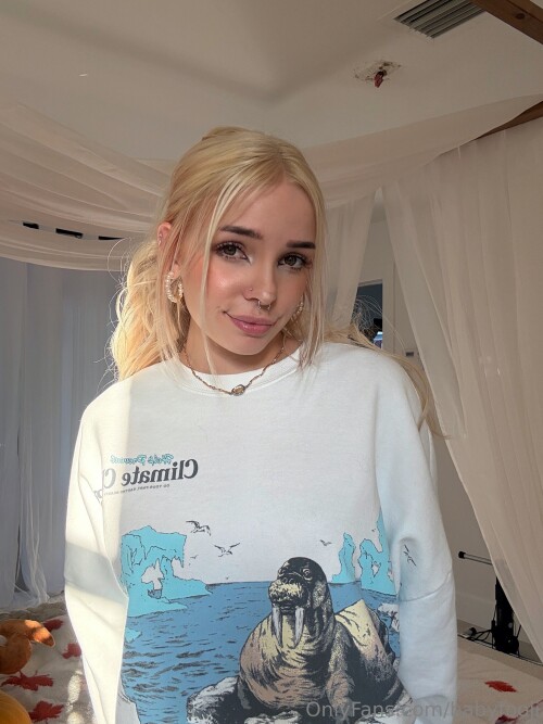 babyfooji / peachtot Nude Leaked Onlyfans Photo