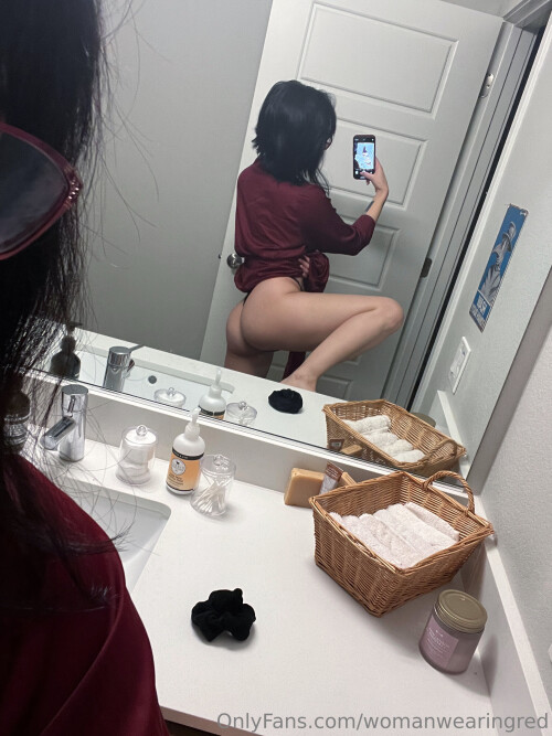 womanwearingred / Buffbunnymika / Buffbunbun Nude Leaked Onlyfans Photo