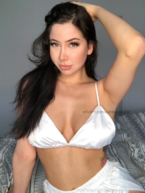 Audrey & Sadie Nude Leaked Onlyfans Photo Audrey & Sadie Nude Leaked Onlyfans Photo