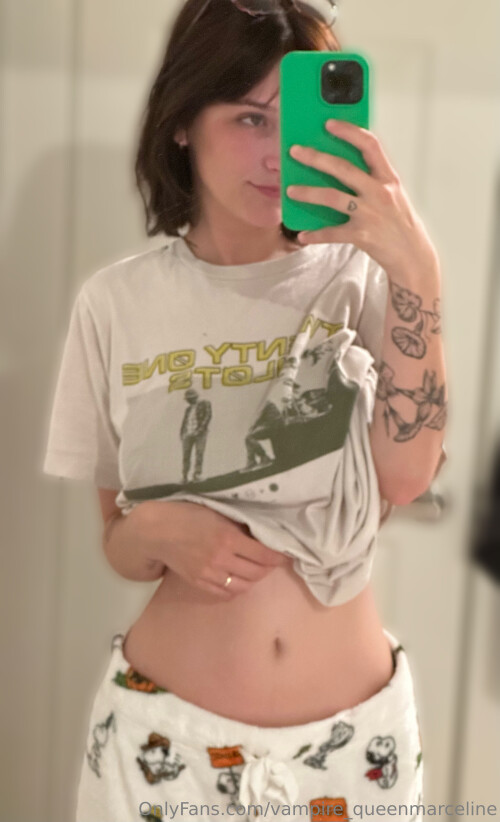 vampire_queenmarceline | Marceline Nude Leaked Onlyfans Photo vampire_queenmarceline | Marceline Nude Leaked Onlyfans Photo