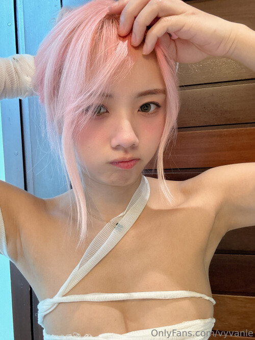 Vyvan Le Nude Leaked Onlyfans Photo