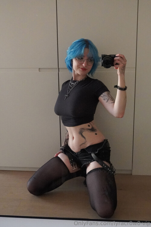 Lyra Crow | lyracr0w0 Nude Leaked Onlyfans Photo Lyra Crow | lyracr0w0 Nude Leaked Onlyfans Photo