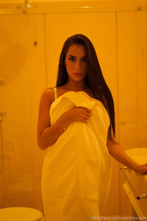 Carlotta.bnk Nude Leaked Onlyfans Photo Carlotta.bnk Nude Leaked Onlyfans Photo
