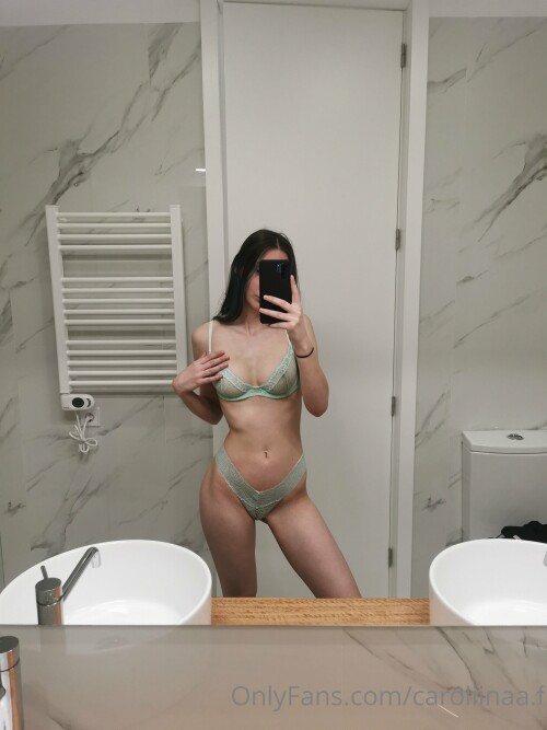 caroliinaa.f Leaked Onlyfans Nude