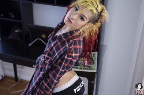mahnee / suicide_mahnee Nude Leaked Onlyfans Photo