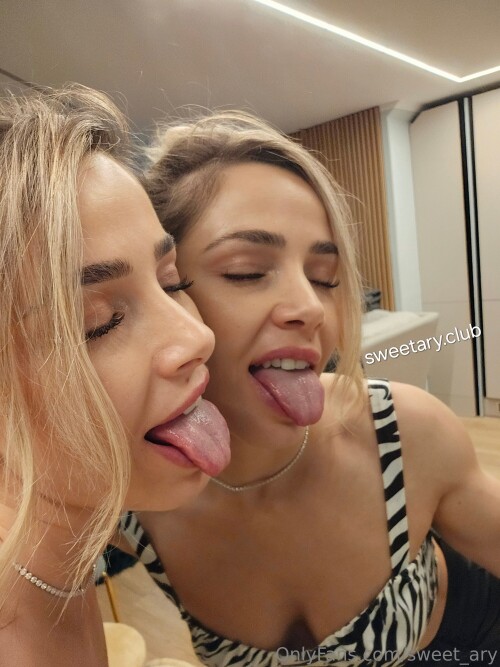 Aryana / sweet_ary Nude Leaked Onlyfans Photo Aryana / sweet_ary Nude Leaked Onlyfans Photo