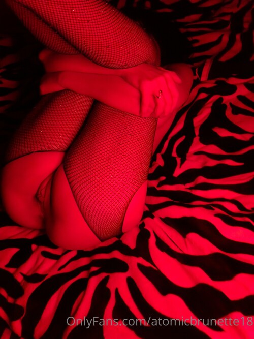 Atomicbrunette18 Nude Leaked Onlyfans Photo