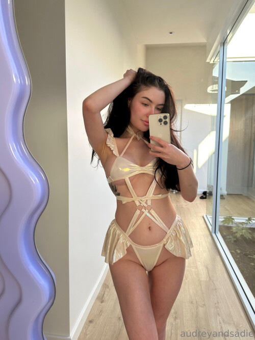 Audrey & Sadie Nude Leaked Onlyfans Photo Audrey & Sadie Nude Leaked Onlyfans Photo