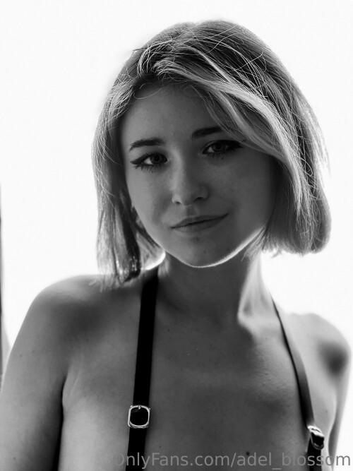 adel_blossom / blossom_vip / mia_muah Nude Leaked Onlyfans Photo
