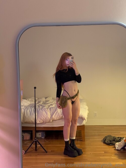 strawberrymilk_xoxo Nude Leaked Onlyfans Photo strawberrymilk_xoxo Nude Leaked Onlyfans Photo