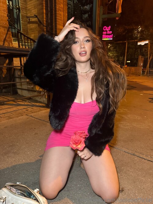 louisebordeaux / looloooficial /loolooxx Nude Leaked Onlyfans Photo