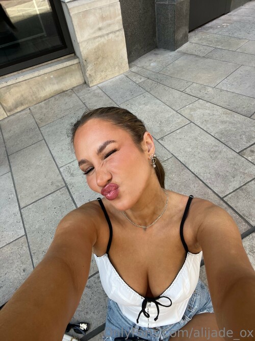 3024x4032_74fdbb371c610bf839d46d9727323e4ae8990cd350cedd42.jpg
