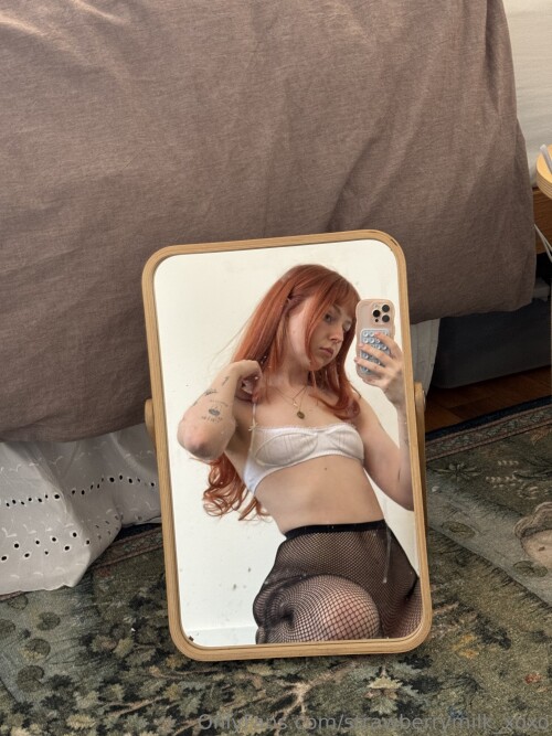 strawberrymilk_xoxo Nude Leaked Onlyfans Photo strawberrymilk_xoxo Nude Leaked Onlyfans Photo