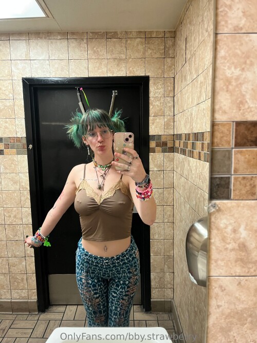 bby.strawberry Nude Leaked Onlyfans Photo