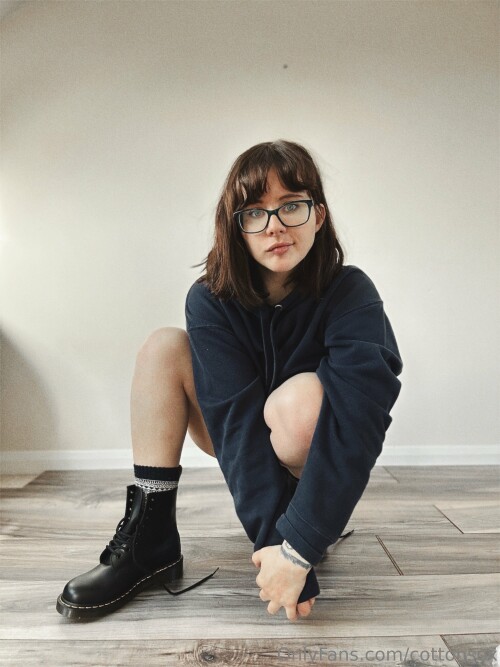 Alice Cotton Sox | Alicewinterhold Nude Leaked Onlyfans Photo Alice Cotton Sox | Alicewinterhold Nude Leaked Onlyfans Photo