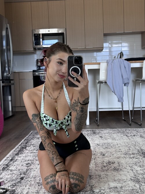 itsnatdog - mfbabyrain Nude Leaked Onlyfans Photo