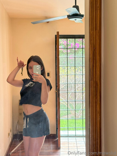MewSlut Nude Leaked Onlyfans Photo