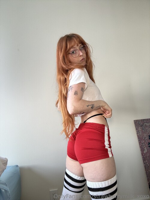 strawberrymilk_xoxo Nude Leaked Onlyfans Photo strawberrymilk_xoxo Nude Leaked Onlyfans Photo