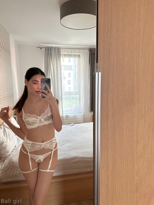 naomimorning / naomisolar Nude Leaked Onlyfans Photo naomimorning / naomisolar Nude Leaked Onlyfans Photo