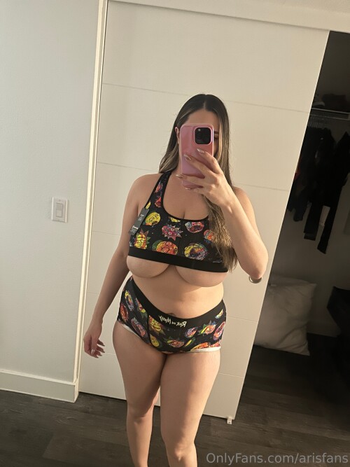 AriLove / LadyArri / Arisfans Nude Leaked Onlyfans Photo AriLove / LadyArri / Arisfans Nude Leaked Onlyfans Photo