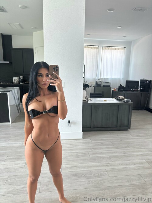 Jazmin Pineda (Jazzyfit) Nude Leaked Onlyfans Photo