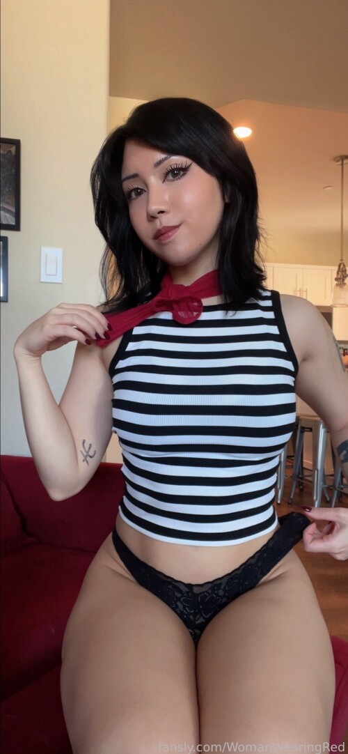 womanwearingred / Buffbunnymika / Buffbunbun Nude Leaked Onlyfans Photo