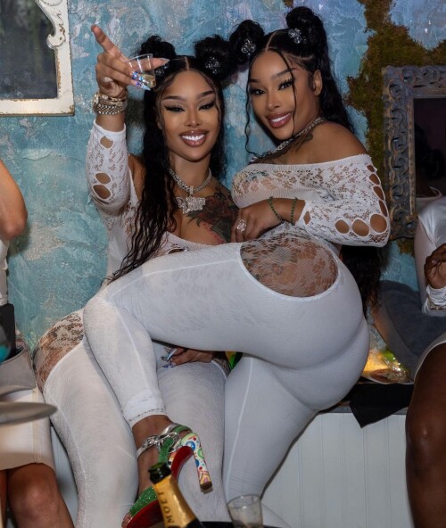 Double Dose Twins Nude Leaked Onlyfans Photo Double Dose Twins Nude Leaked Onlyfans Photo